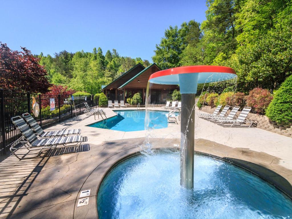 Above The Clouds, 4 Bedrooms, Pool Access, Private, Gaming, Sleeps 16 Gatlinburg Exterior photo