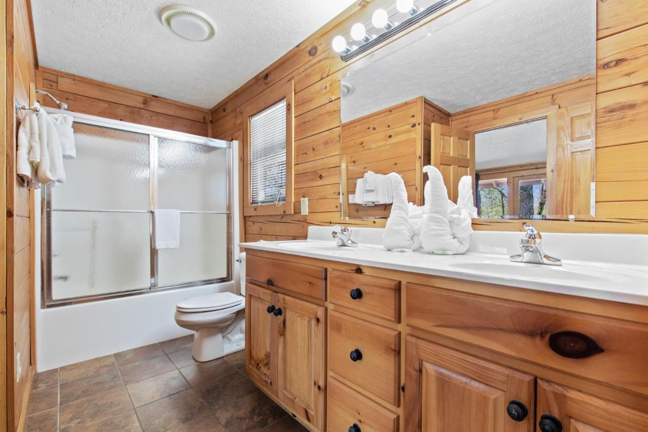 Above The Clouds, 4 Bedrooms, Pool Access, Private, Gaming, Sleeps 16 Gatlinburg Exterior photo