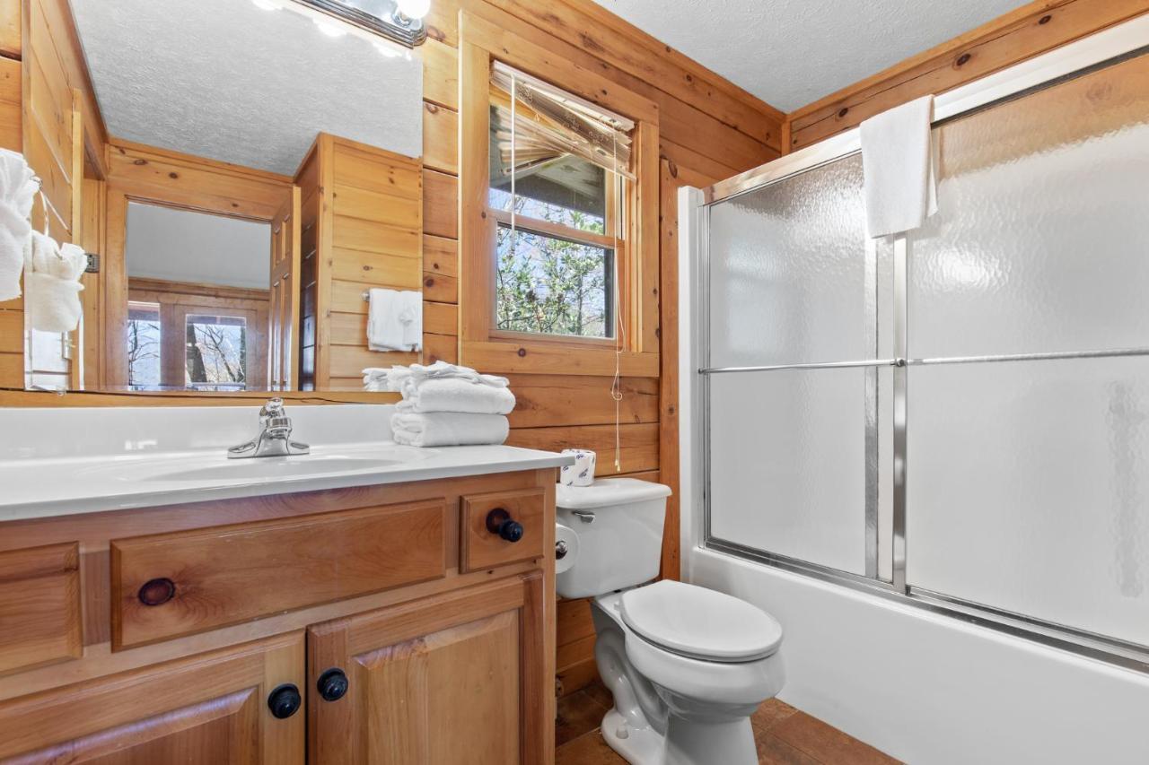Above The Clouds, 4 Bedrooms, Pool Access, Private, Gaming, Sleeps 16 Gatlinburg Exterior photo