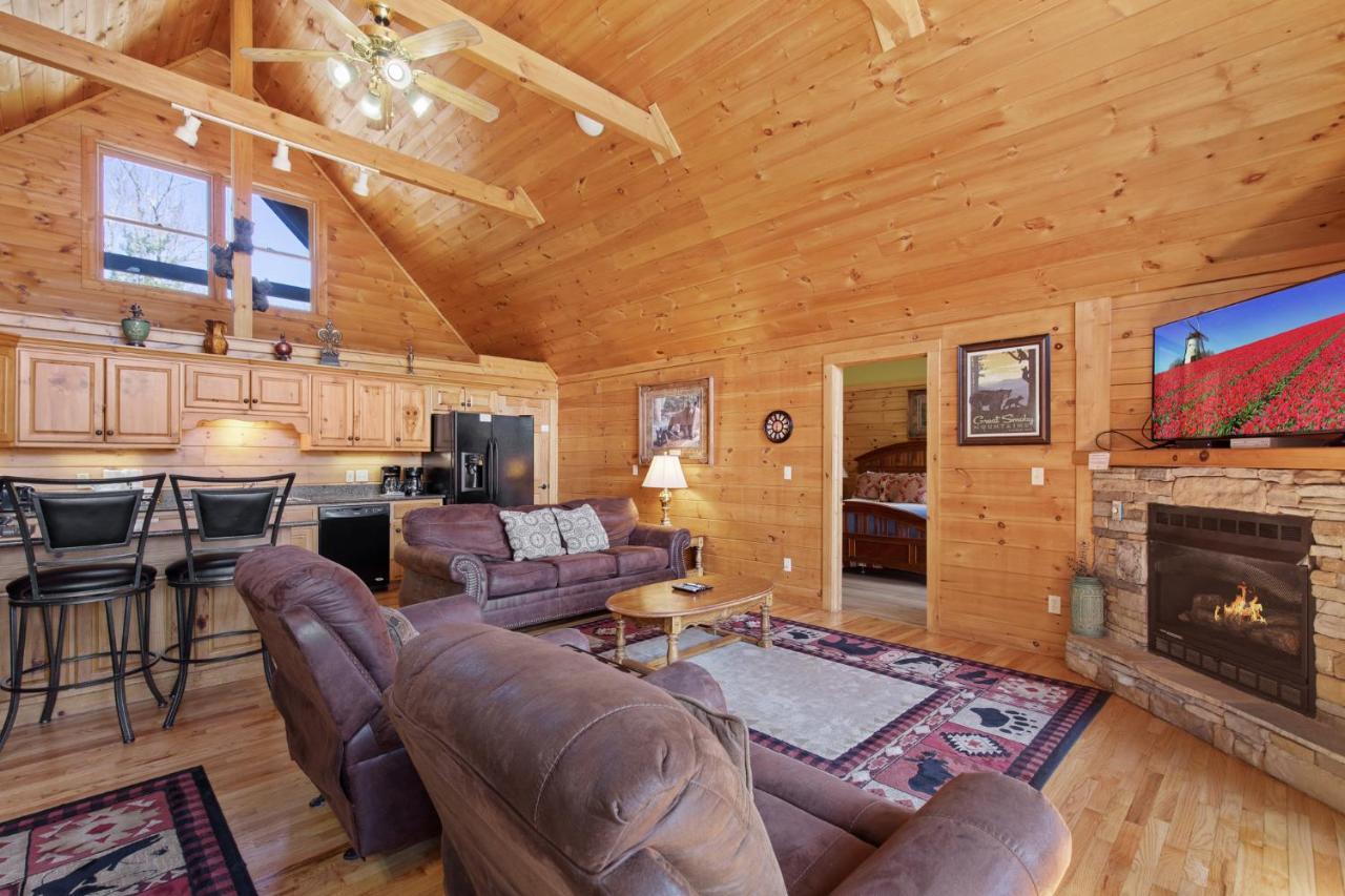 Above The Clouds, 4 Bedrooms, Pool Access, Private, Gaming, Sleeps 16 Gatlinburg Exterior photo
